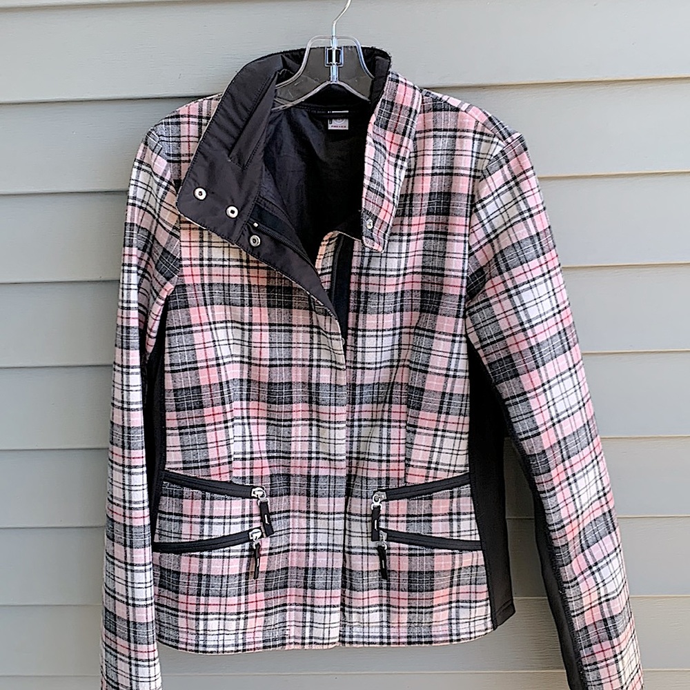 Like new, fitted after ski jacket